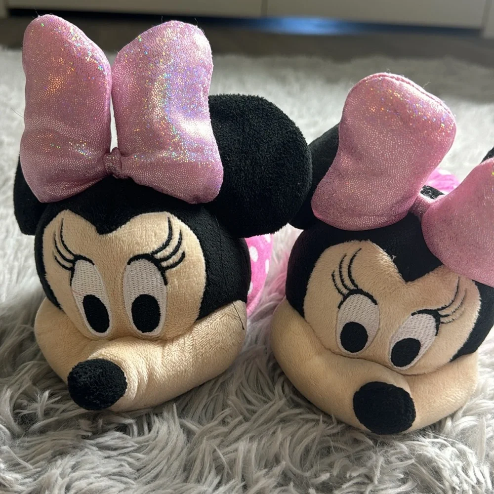 Disney Minnie Mouse pink toddler slippers size 5/6